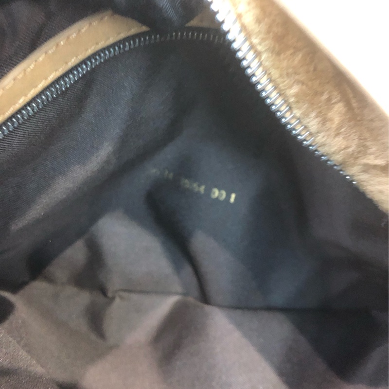 FENDI 卡其色毛毛袋 XC191-19