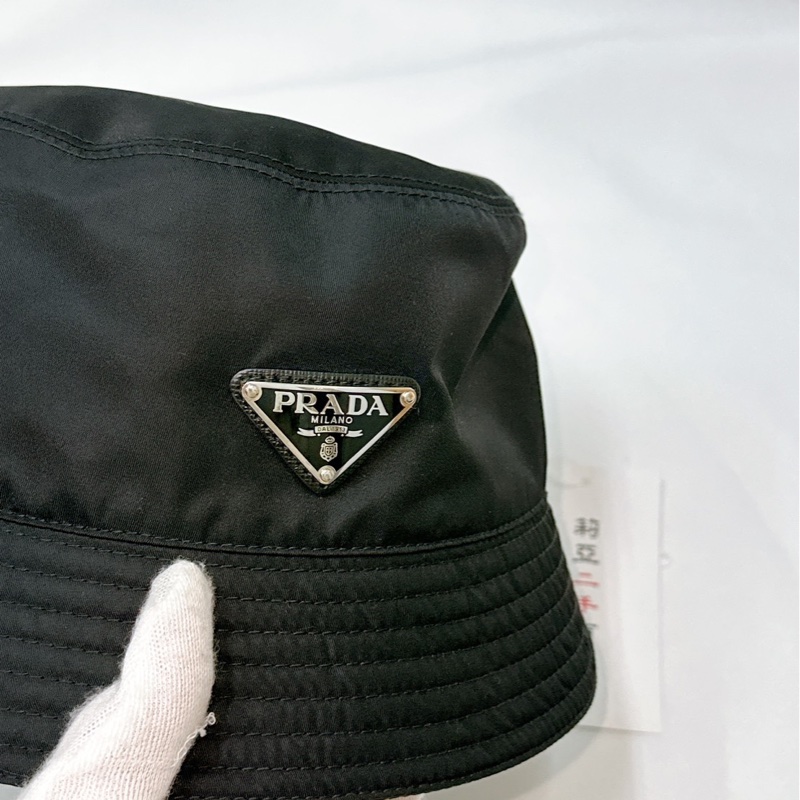 莉亞精品♡ Prada L號 三角鐵牌漁夫帽 二手-4