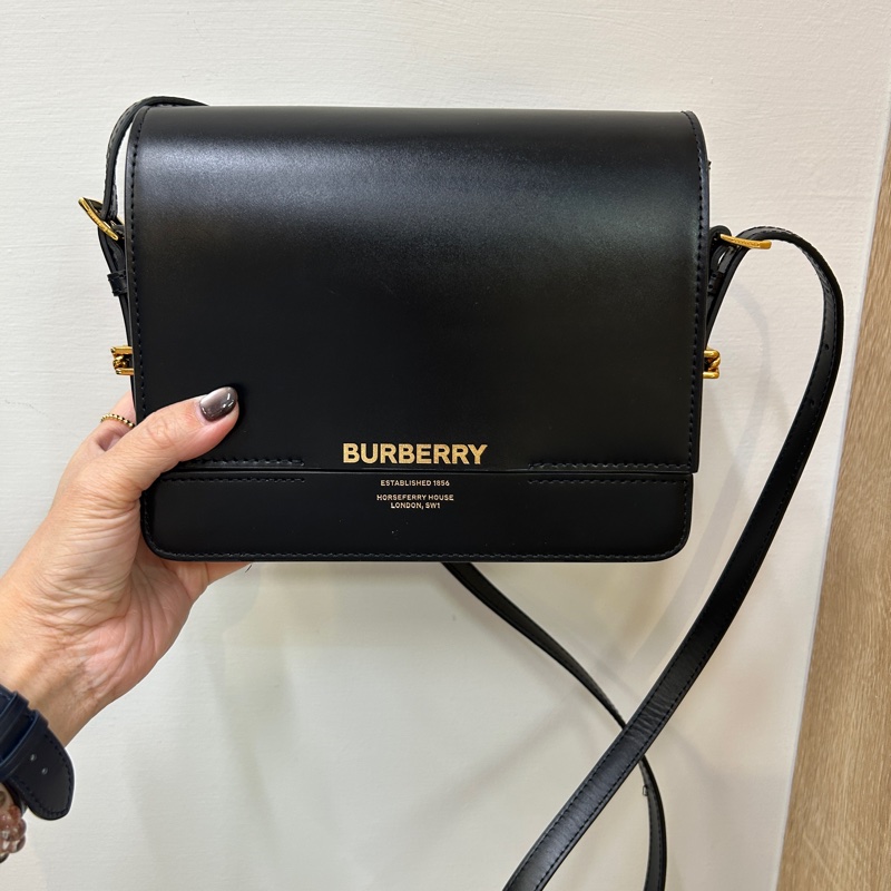 Burberry 黑牛皮下蓋肩斜背包-7