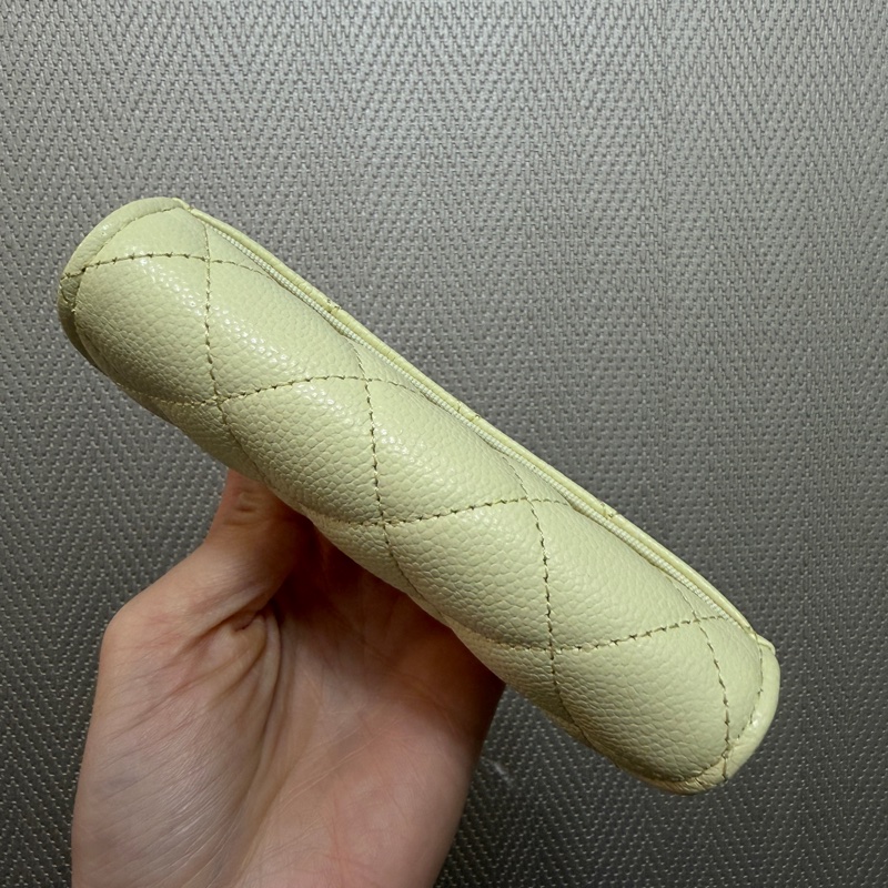 Chanel 鵝黃荔枝牛皮銀釦下蓋卡包AP0214-4