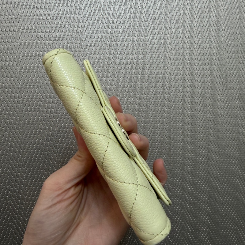 Chanel 鵝黃荔枝牛皮銀釦下蓋卡包AP0214-6