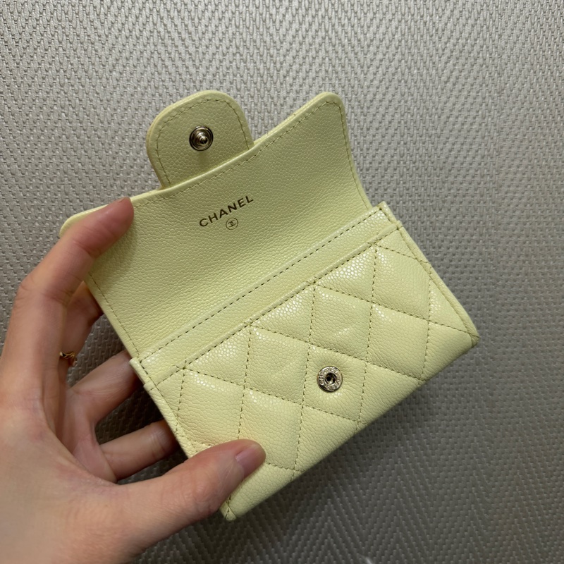Chanel 鵝黃荔枝牛皮銀釦下蓋卡包AP0214-9