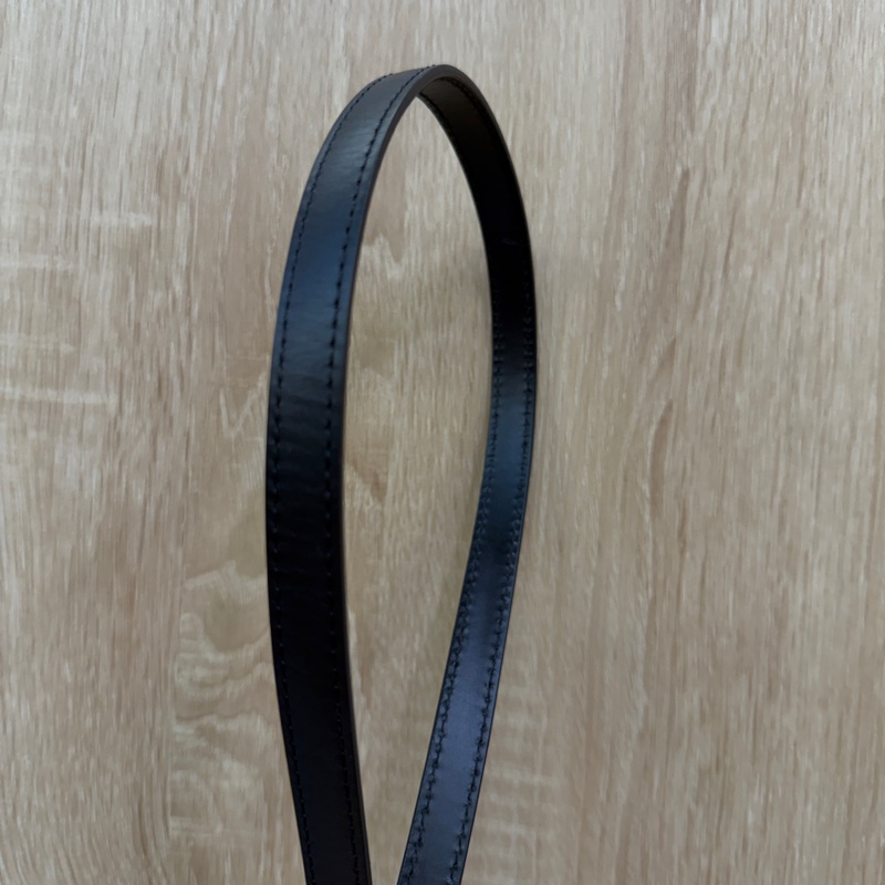 Burberry 黑牛皮金釦下蓋肩斜背包-13