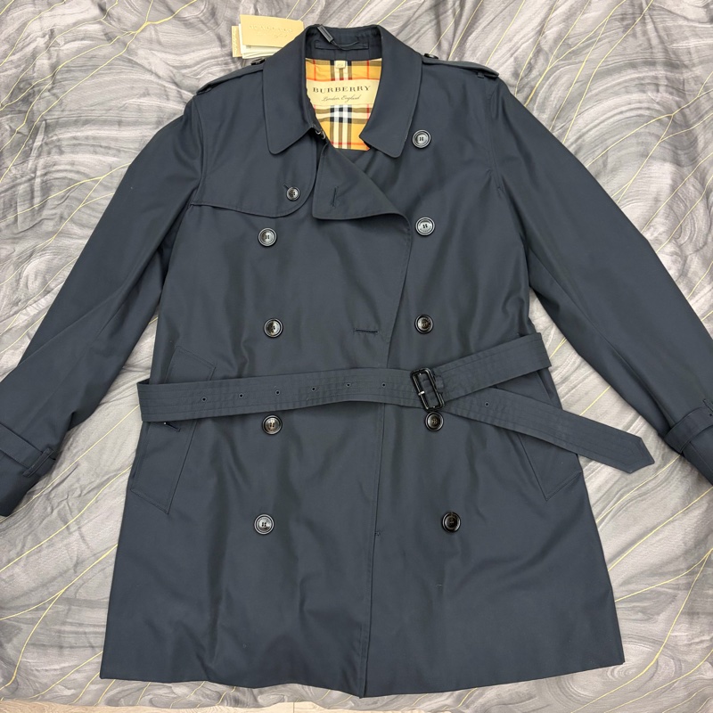 {年前限時清衣櫥啦！｝Burberry 短大衣 男款 52號 全新-0