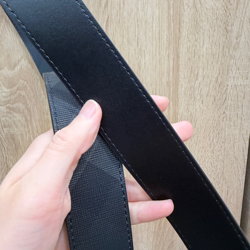 Burberry 炭灰石墨色PVC黑牛皮TB釦雙面用皮帶-6