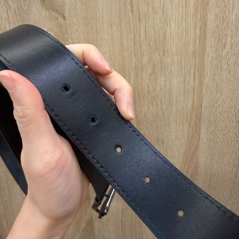 Burberry 炭灰石墨色PVC黑牛皮TB釦雙面用皮帶-7