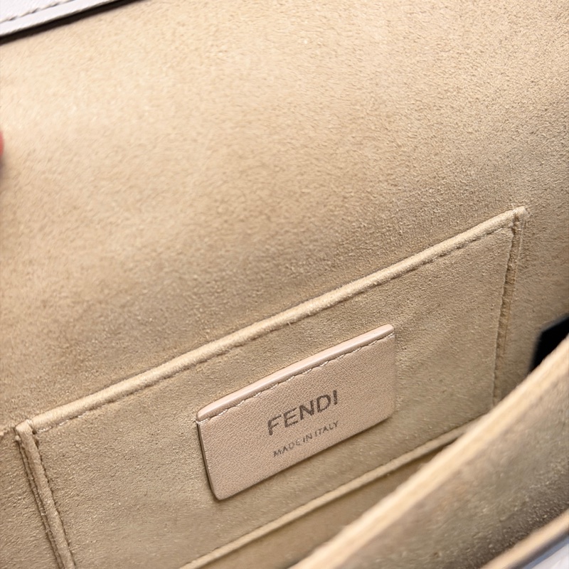 Fendi Kan I small leather shoulder bag-11