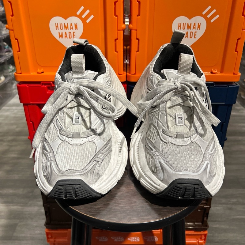 巴黎世家10xl 灰白Eu38-3