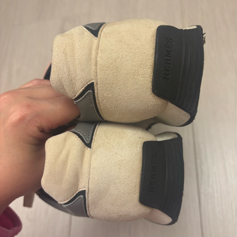 現貨商品 二手商品 Hermes 日本專櫃購入 正貨商品 經典灰粉色運動休閒鞋-17