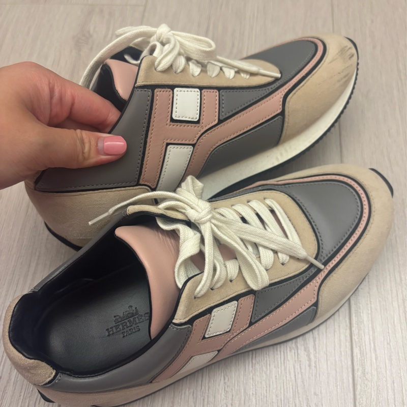 現貨商品 二手商品 Hermes 日本專櫃購入 正貨商品 經典灰粉色運動休閒鞋-18