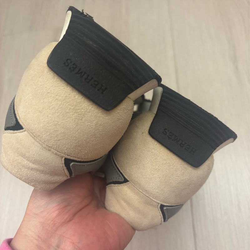 現貨商品 二手商品 Hermes 日本專櫃購入 正貨商品 經典灰粉色運動休閒鞋-23