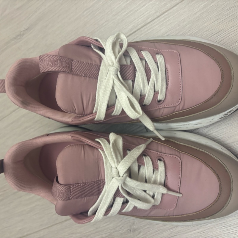 現貨商品 二手商品 Hermes 台灣愛馬仕特賣會購入 尺寸38.5 粉色運動休閒鞋-3