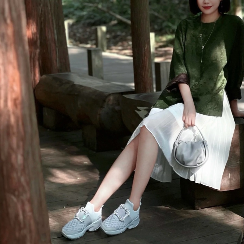 RV 灰色 鑽扣 運動鞋#35 好價💰-1