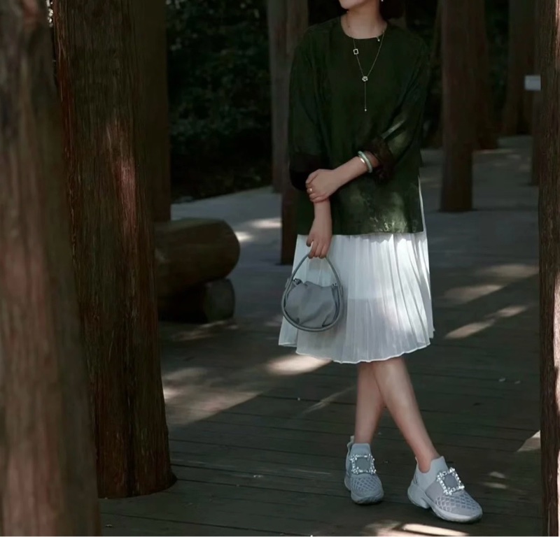 RV 灰色 鑽扣 運動鞋#35 好價💰-2