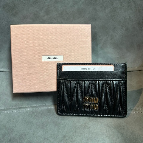 Miu Miu (5MC076) 卡包 好價 💰