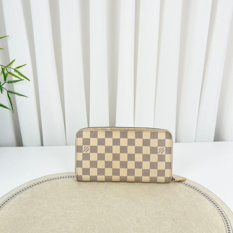 Lv路易威登 经典白色棋盘格长款拉链
钱包 手拿包 内里卡槽丰富 耐用耐造-1