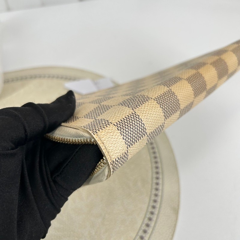 Lv路易威登 经典白色棋盘格长款拉链
钱包 手拿包 内里卡槽丰富 耐用耐造-9