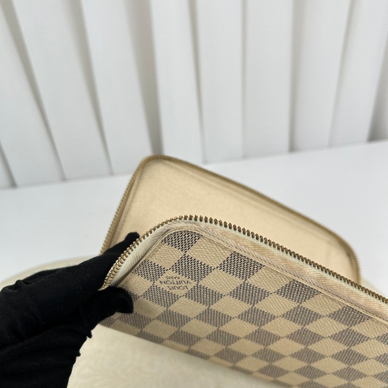 Lv路易威登 经典白色棋盘格长款拉链
钱包 手拿包 内里卡槽丰富 耐用耐造-12