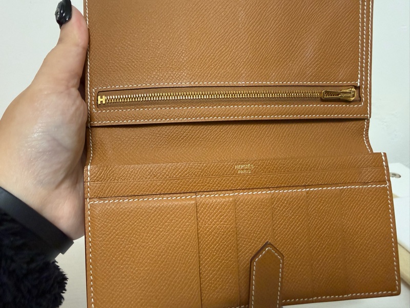 愛馬仕Bearn金棕色配金扣長夾-11