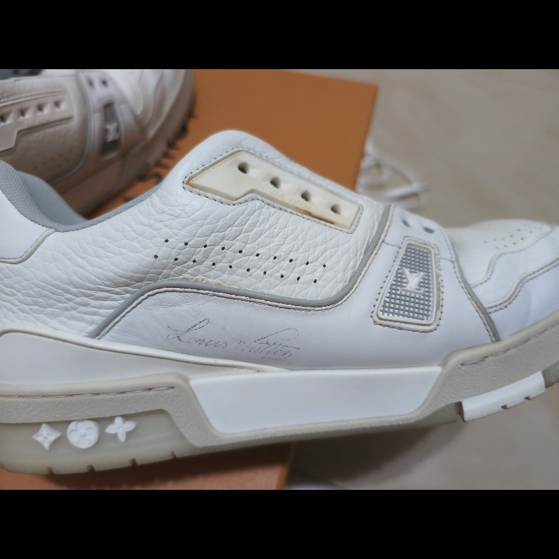 LV trainer 白牛仔-14