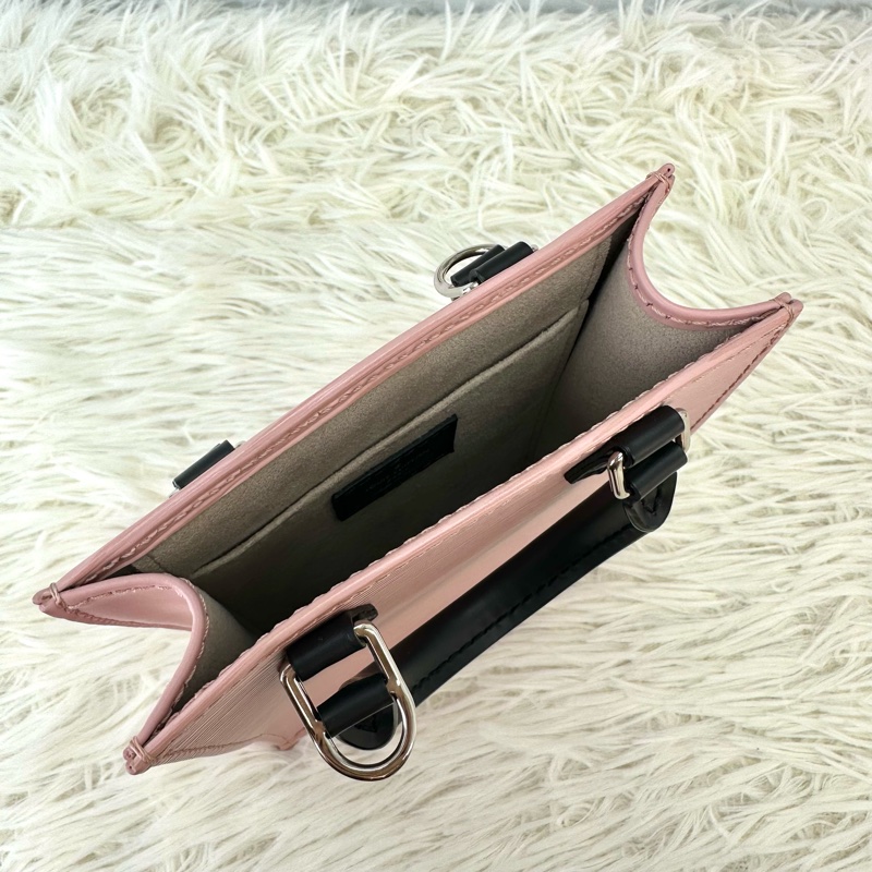 LV Petit Sac Plat 水波紋粉色琴譜包-6