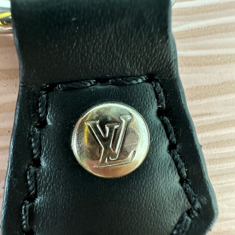 LV Petit Sac Plat 水波紋粉色琴譜包-13