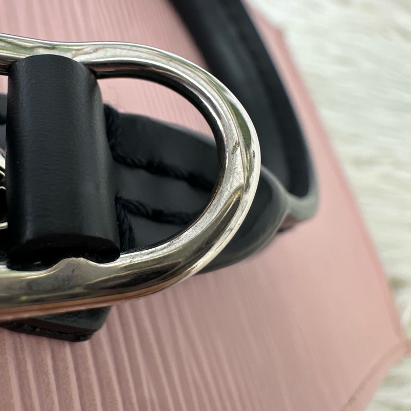 LV Petit Sac Plat 水波紋粉色琴譜包-16