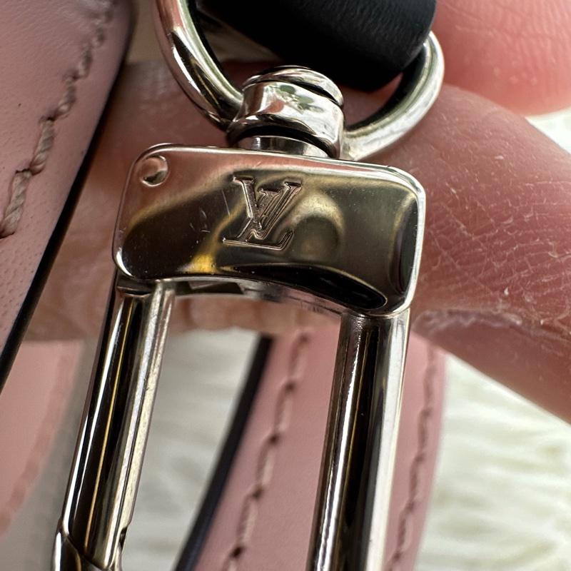 LV Petit Sac Plat 水波紋粉色琴譜包-20