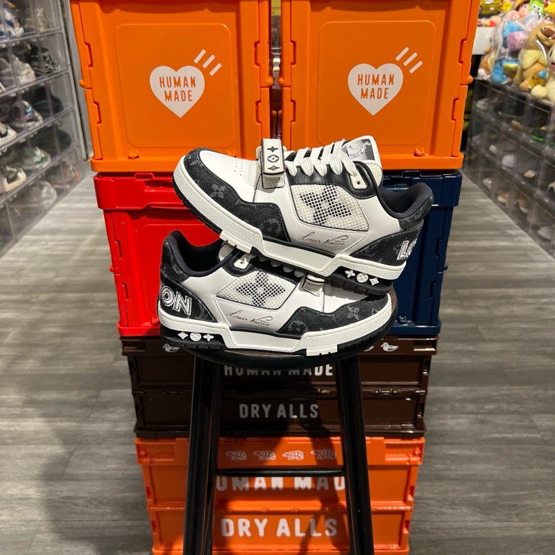 Lv trainer 黑白魔術貼Eu36.5-1