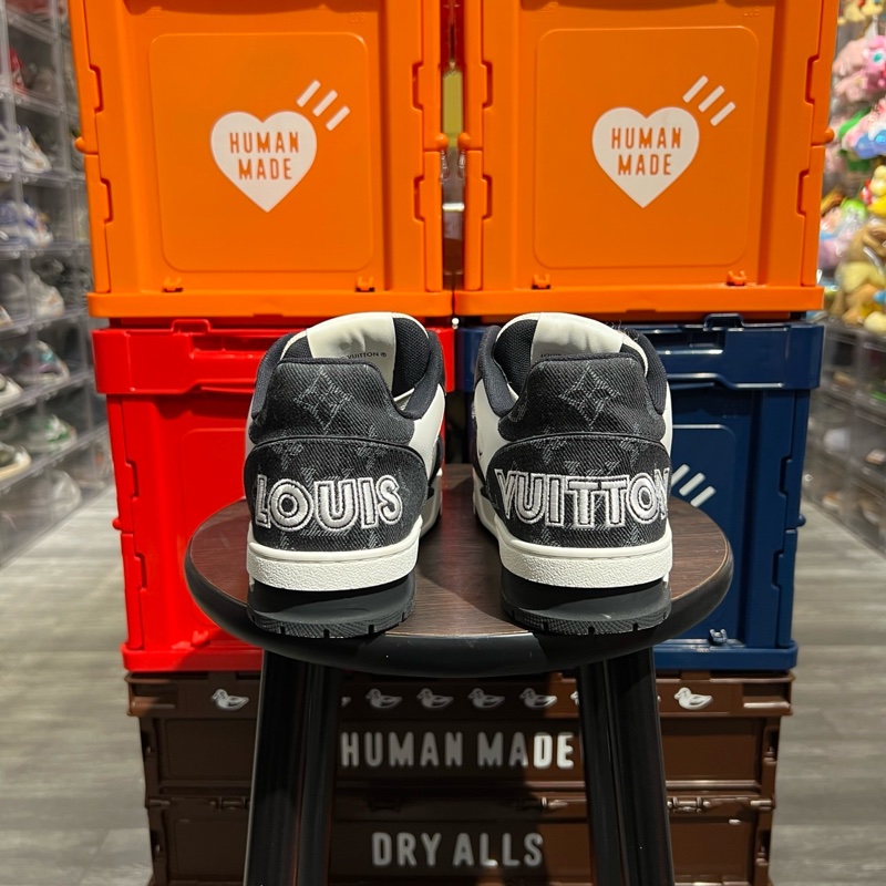 Lv trainer 黑白魔術貼Eu36.5-4