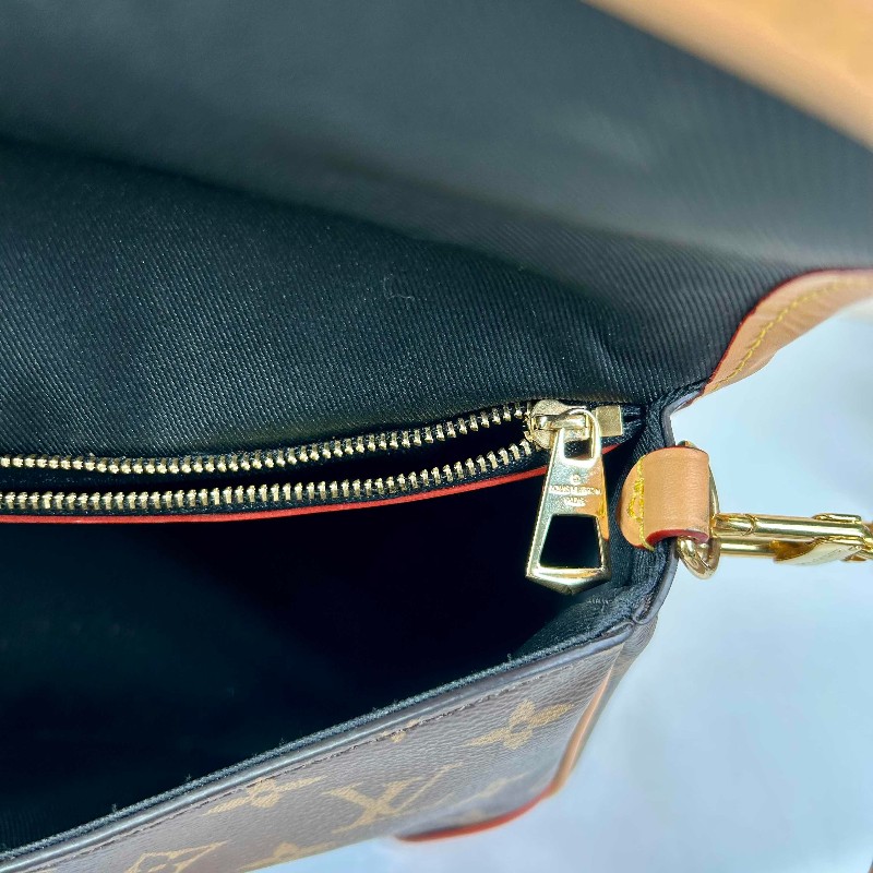 LV 路易威登經典老花法棍  芯片款，顯氣質實用又耐看，火爆王，兩條肩帶隨意切換-21