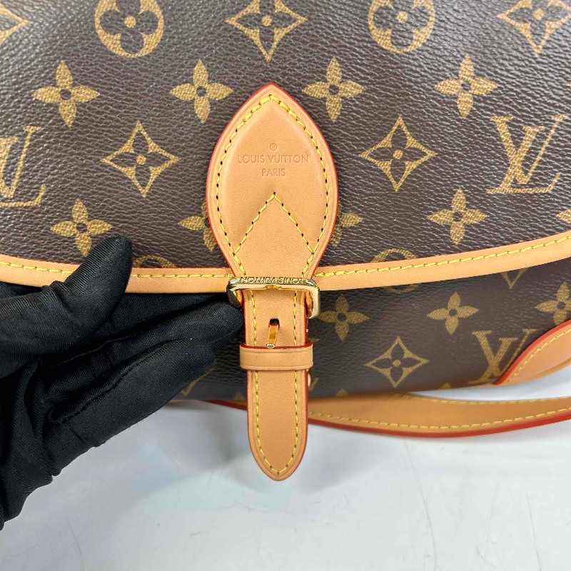 LV 路易威登經典老花法棍  芯片款，顯氣質實用又耐看，火爆王，兩條肩帶隨意切換-23