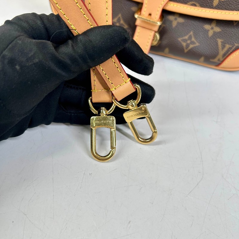 LV 路易威登經典老花法棍  芯片款，顯氣質實用又耐看，火爆王，兩條肩帶隨意切換-27