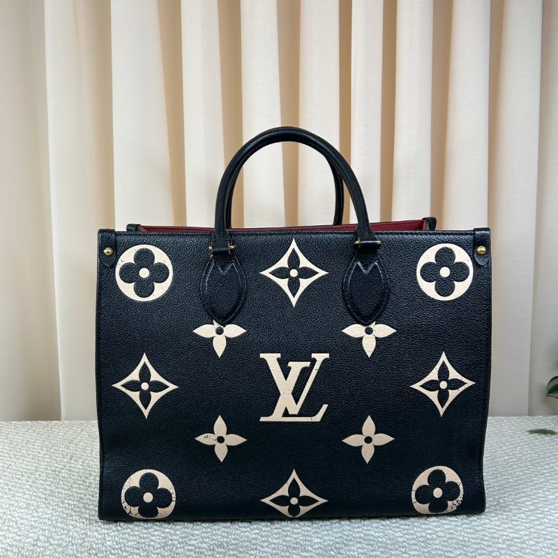 LV路易威登 Onthego 黑白老花托特包 經典老花壓紋 黑色配色 牛皮材質 金色五金 手提斜挎兩用 容量大 日常通勤、逛街都很實用 百搭不挑人-0