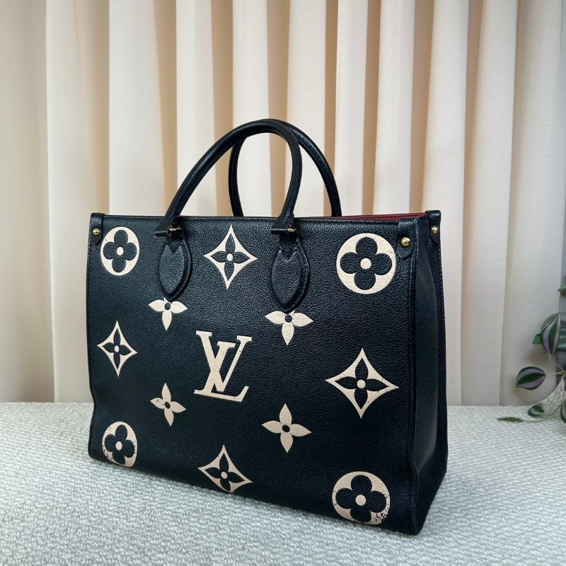 LV路易威登 Onthego 黑白老花托特包 經典老花壓紋 黑色配色 牛皮材質 金色五金 手提斜挎兩用 容量大 日常通勤、逛街都很實用 百搭不挑人-5