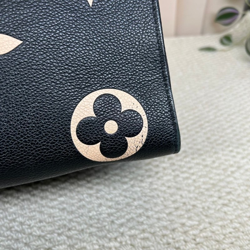 LV路易威登 Onthego 黑白老花托特包 經典老花壓紋 黑色配色 牛皮材質 金色五金 手提斜挎兩用 容量大 日常通勤、逛街都很實用 百搭不挑人-12