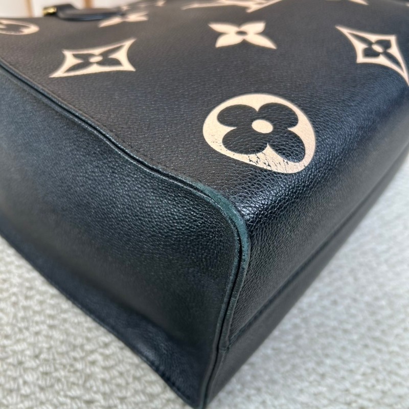 LV路易威登 Onthego 黑白老花托特包 經典老花壓紋 黑色配色 牛皮材質 金色五金 手提斜挎兩用 容量大 日常通勤、逛街都很實用 百搭不挑人-16