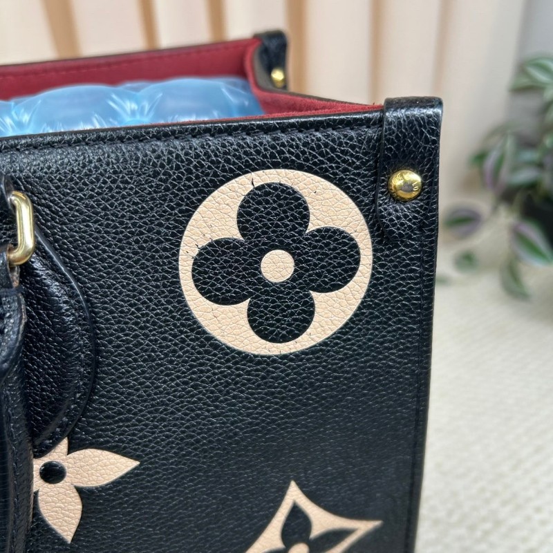 LV路易威登 Onthego 黑白老花托特包 經典老花壓紋 黑色配色 牛皮材質 金色五金 手提斜挎兩用 容量大 日常通勤、逛街都很實用 百搭不挑人-27