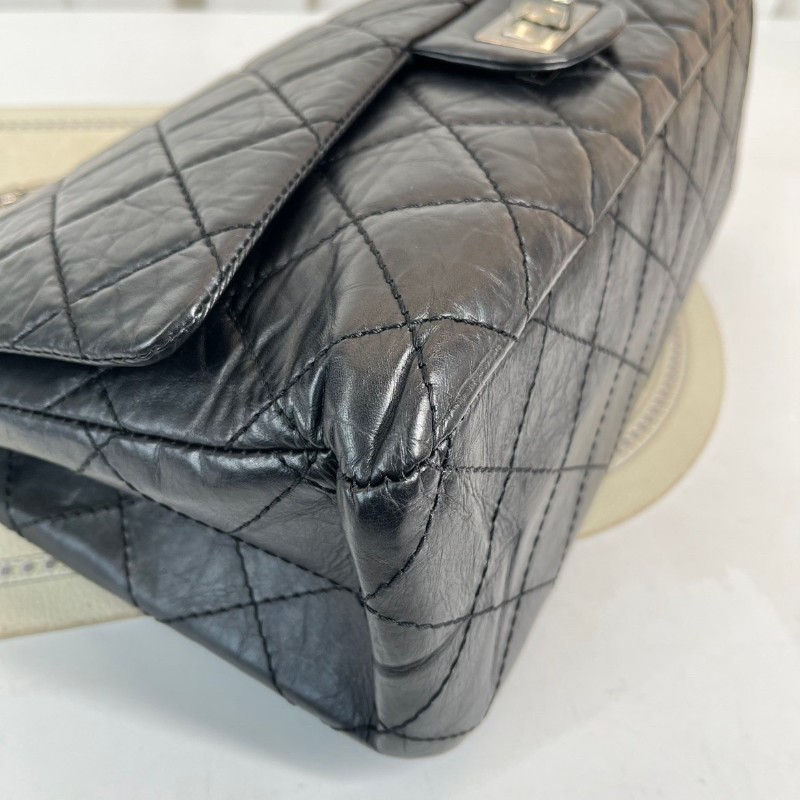 CHANEL香奈兒 12開 2.55大號 黑銀菱格油蠟牛皮雙蓋包 紅色內裡 容量大 經典款耐造百搭-9