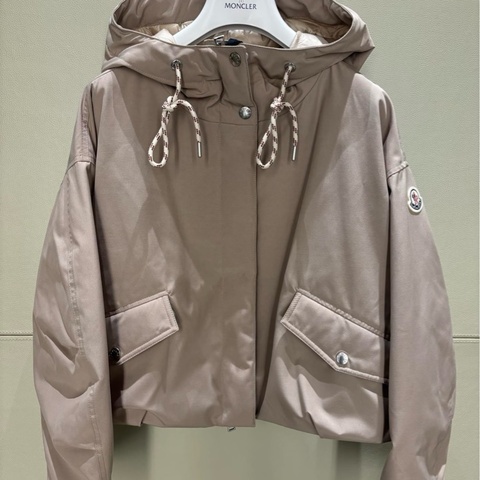 港現🇭🇰Moncler 👩‍🦰 26 新款薄羽絨 1 2 碼