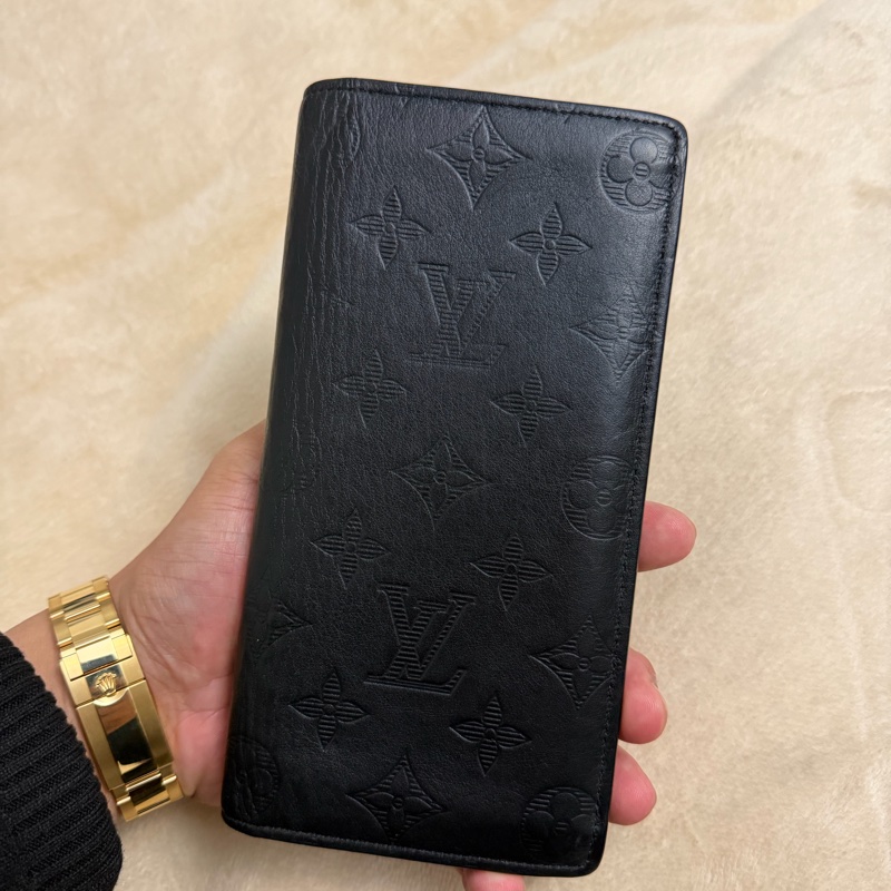 Lv黑花壓紋對開長夾（M62900）-0