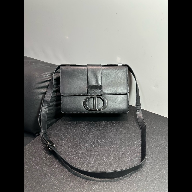 Dior 迪奧黑金蒙田box 光面牛皮琺瑯扣斜挎包-1