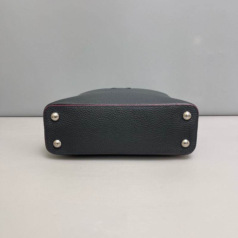 LV路易威登Capucines bb深藍色全皮包-4