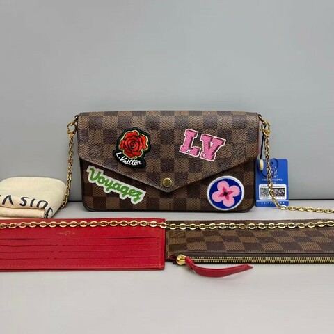 LV路易威登 棕棋盤格徽章限量款三合一