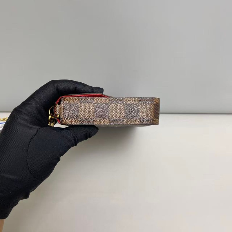 LV路易威登 棕棋盤格徽章限量款三合一-3