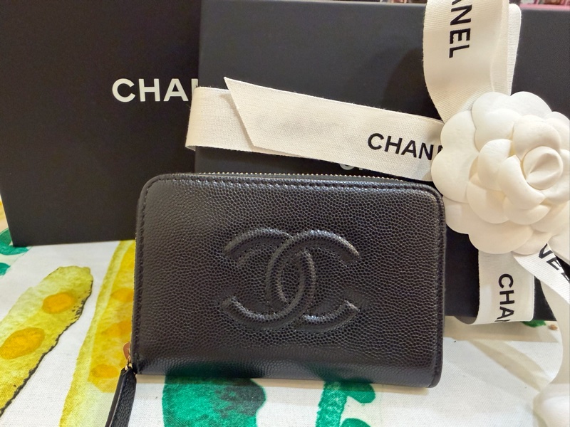 CHANEL 黑色荔枝牛皮淡金釦ㄇ型拉鍊新版零錢袋錢包AP4658-0