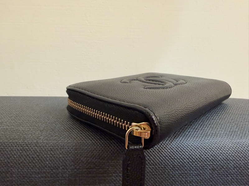 CHANEL 黑色荔枝牛皮淡金釦ㄇ型拉鍊新版零錢袋錢包AP4658-28