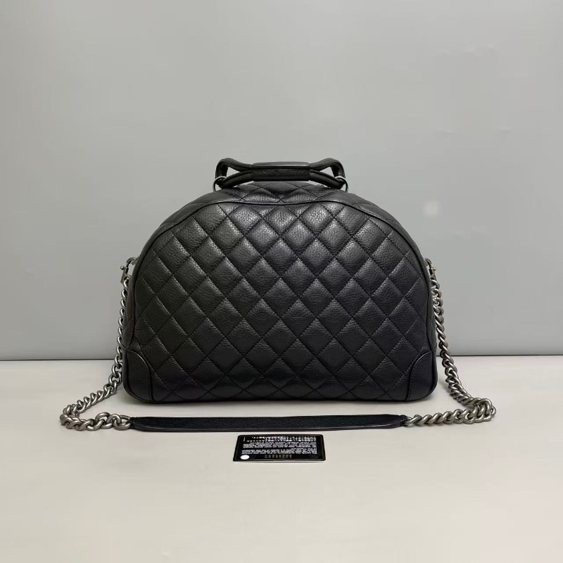 Chanel 黑銀牛皮荔枝紋保齡球包-1