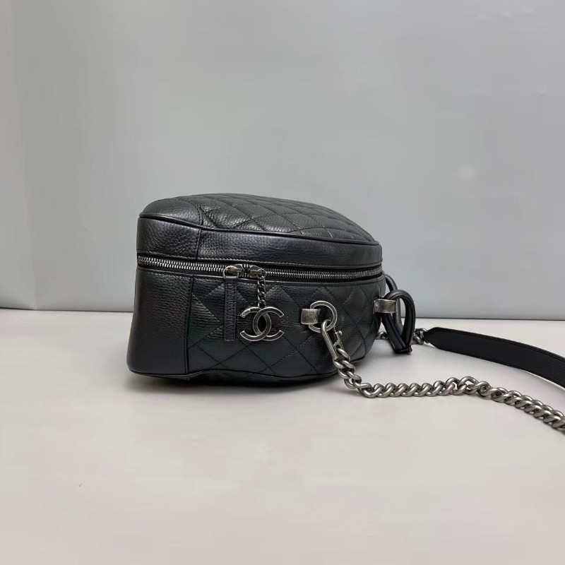 Chanel 黑銀牛皮荔枝紋保齡球包-2