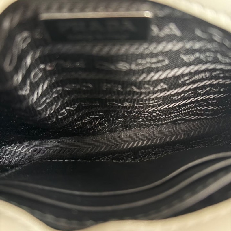 Prada Cleo白色腋下包奶油白 銀扣 亮面牛皮18*16*2 98新配件塵袋-2